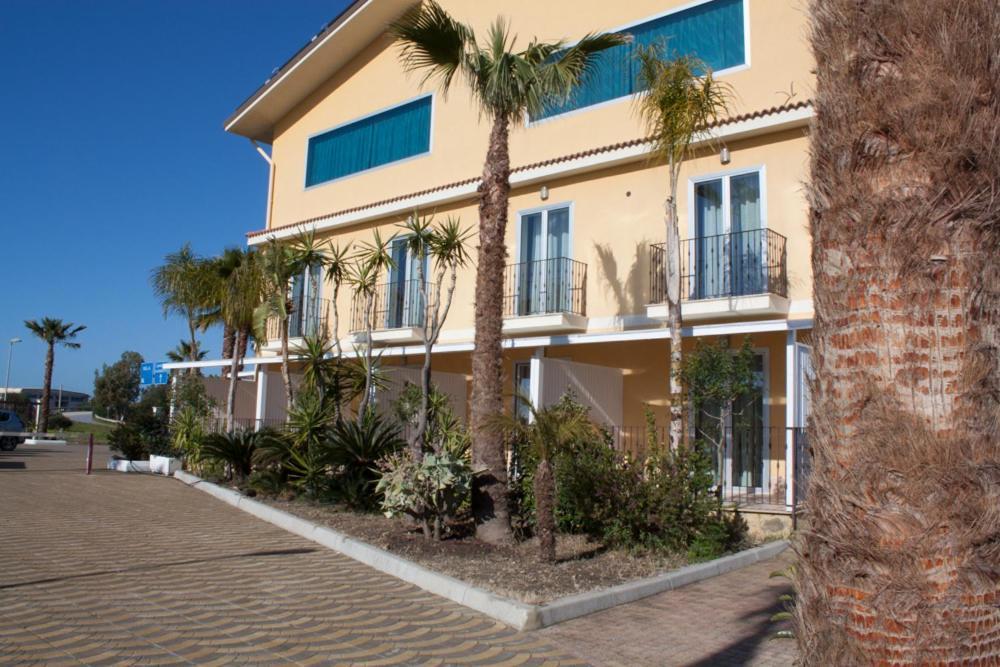 ליקאטה Hotel Zabbara מראה חיצוני תמונה