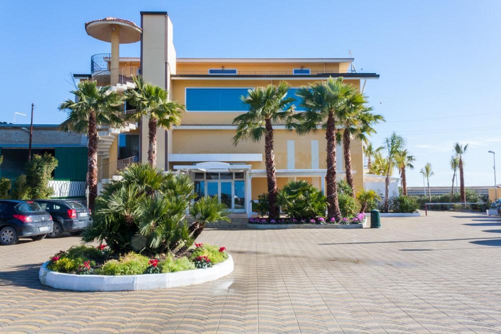 ליקאטה Hotel Zabbara מראה חיצוני תמונה