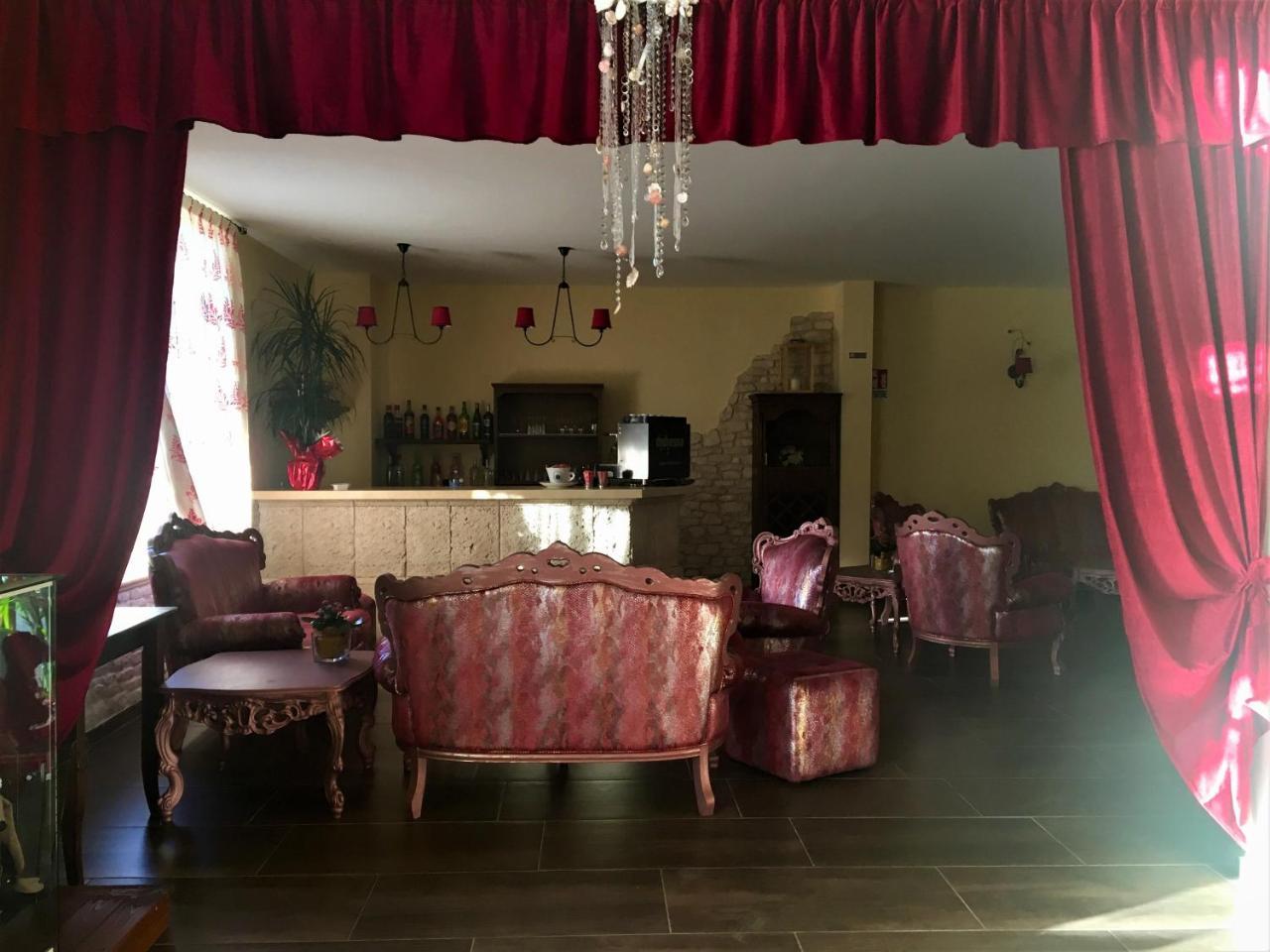 ליקאטה Hotel Zabbara מראה חיצוני תמונה